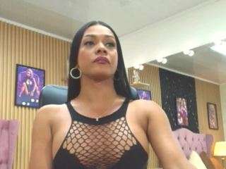 barbie-brown Live Webcam on CamSoda
