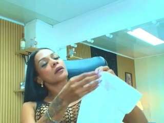 barbie-brown's live room