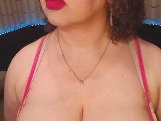 yourbustykatty Live Webcam on CamSoda