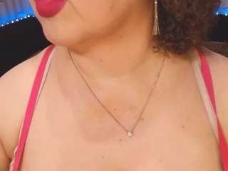 yourbustykatty Live Webcam on CamSoda