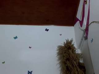 alish-mistress's CamSoda show and profile