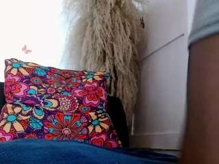 alish-mistress from CamSoda is Freechat