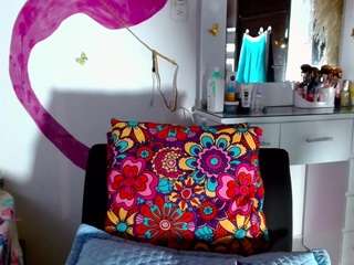 alish-mistress's CamSoda show and profile