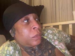 Secretdeesires's cam show statistics and live stream