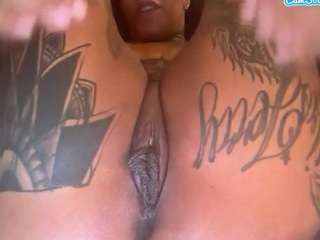 Secretdeesires's cam show statistics and live stream