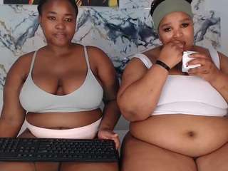 sexychill1992 Live Webcam on CamSoda