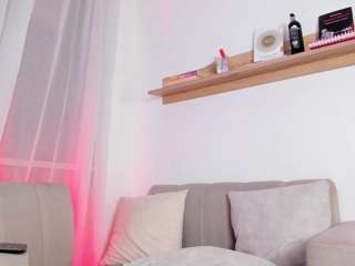 Live webcam model sofy-ramirez on Soda Cams