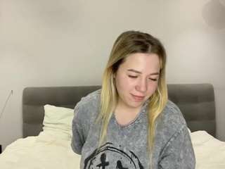 ember-bunny's CamSoda show and profile