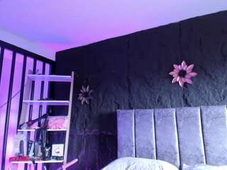 melisa-bost1, female webcam model,  years old, on live webcam