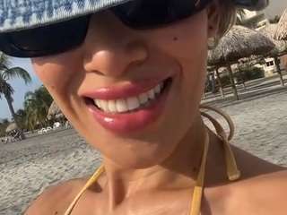 Live webcam model meghanwolf on Soda Cams