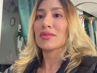 Live webcam model meghanwolf on Soda Cams