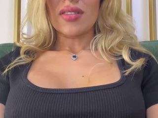 Live webcam model meghanwolf on Soda Cams