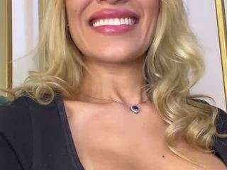 Live webcam model meghanwolf on Soda Cams