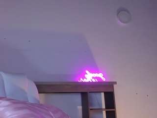 Live webcam model meghanwolf on Soda Cams