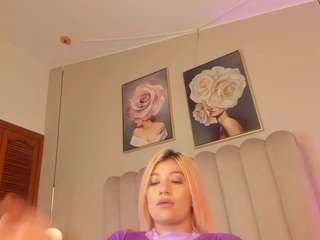 saraa-blonde