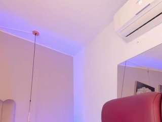  saraa-blonde chat room