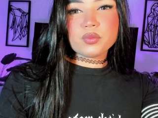 zoe-zaballa's CamSoda show and profile