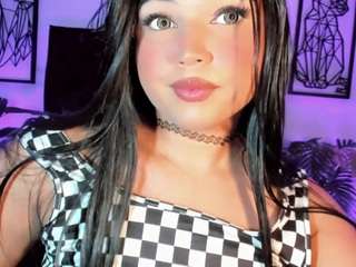 zoe-zaballa's CamSoda show and profile