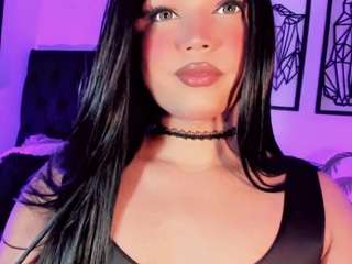 zoe-zaballa's CamSoda show and profile