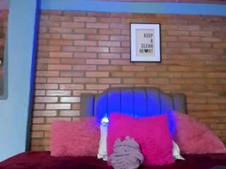 le modèle candie26 est en webcam porno dans un show sur le site camsoda, il possède les tags suivants: anal toys,lovense,twerk,toys,striptease,spanking,spank,shaved pussy,pussy,orgasm,no smoking,no drinking,natural,ass,naked,lingerie,brown eyes,ass bouncing,athletic,blowjob