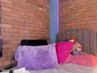 candie26 live webcam show