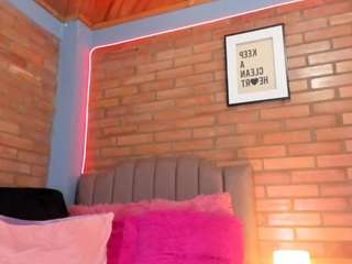 candie26 live webcam show