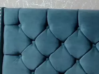 annejulienne's Live Sex Cam Show