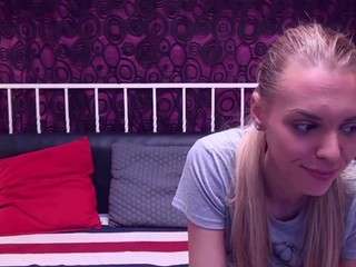 blondedolls's CamSoda show and profile