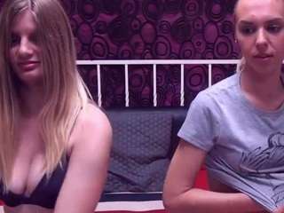 blondedolls live webcam show