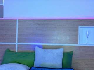 karol-scott live cam profile