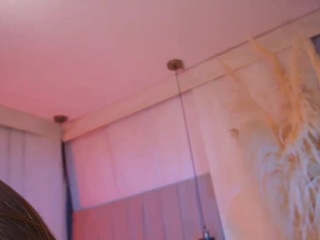 Live webcam model cataliinaevains on Soda Cams