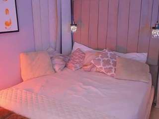 Live webcam model cataliinaevains on Soda Cams