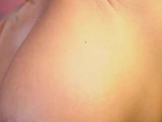 cataliinaevains's CamSoda show and profile