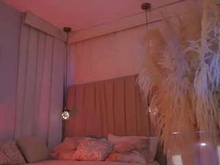 cataliinaevains's live room