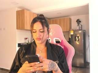 isabellaxts Live Webcam on CamSoda