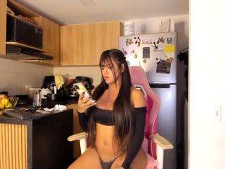 isabellaxts Live Webcam on CamSoda
