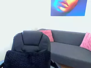 Blondyemma's Live Sex Cam Show