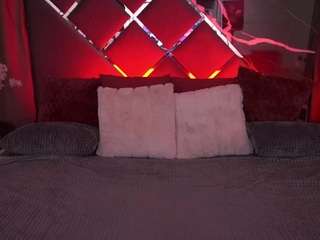 Image 1 of jeysypotter, female webcam model,  years old, on live webcam