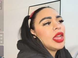 ladyreyes's CamSoda show and profile