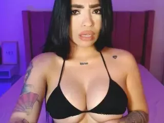 lauraG's Live Sex Cam Show