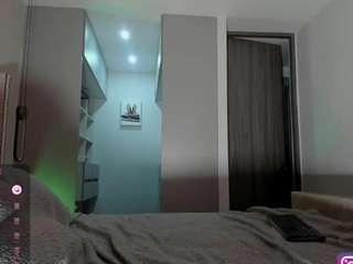 Live webcam model indianova on Soda Cams