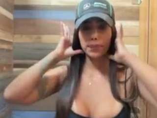 indianova's CamSoda show and profile