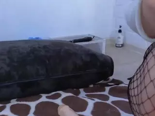 LoLaHotWet's Live Sex Cam Show