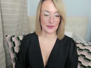 mollygold Live Webcam on CamSoda