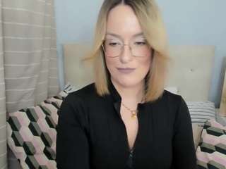 le modèle mollygold est en webcam porno dans un show sur le site camsoda, il possède les tags suivants: amateur,glasses,voyeur,tease,tattoos,strip,spanking,spank,role play,pussy,normal,no smoking,no drinking,ass,horny,foot fetish,findom,asshole,average,big tits