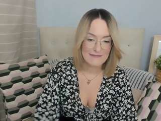 mollygold Live Webcam on CamSoda