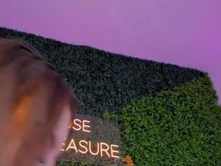 sara-bonneth webcam model