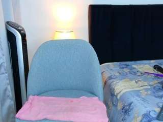 black-gem18 Live Webcam on CamSoda