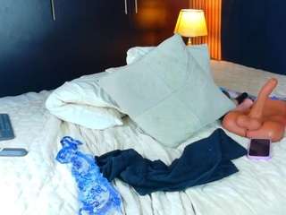 Black-gem18 live webcam show