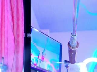 NathaxaLeans live cam